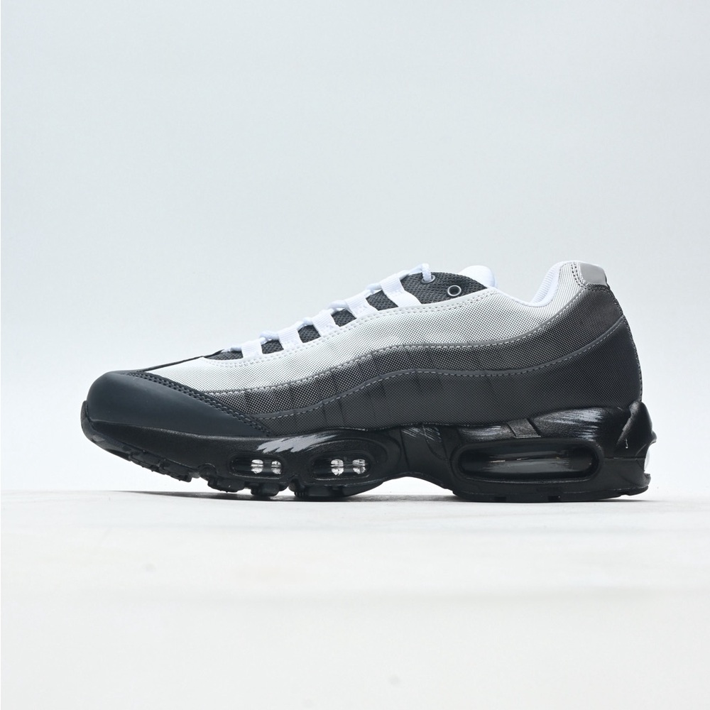 Nike Air Max 95 - Picture 3 of 7